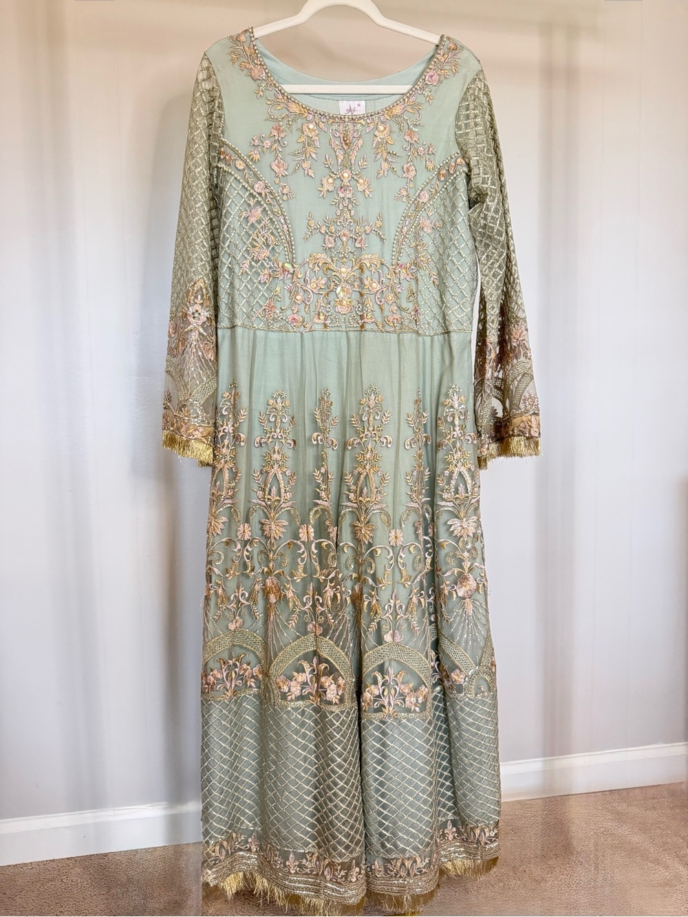 Jeem Pakistani Formal Wear 2-Piece Suit - Size M